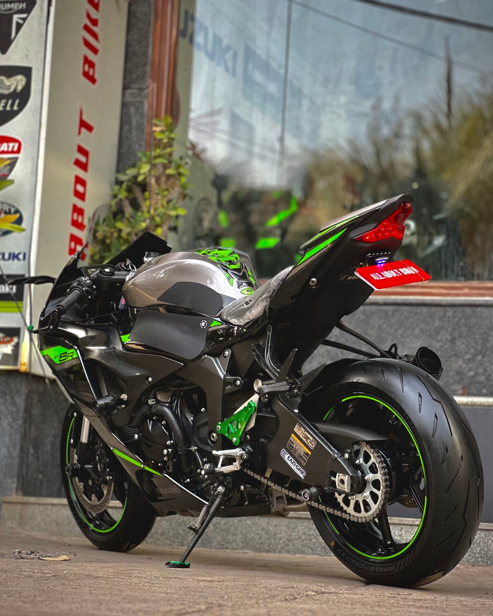 Kawasaki ZX6R(2024)(Sold Out) - Delhi's Premier Superbike Dealership